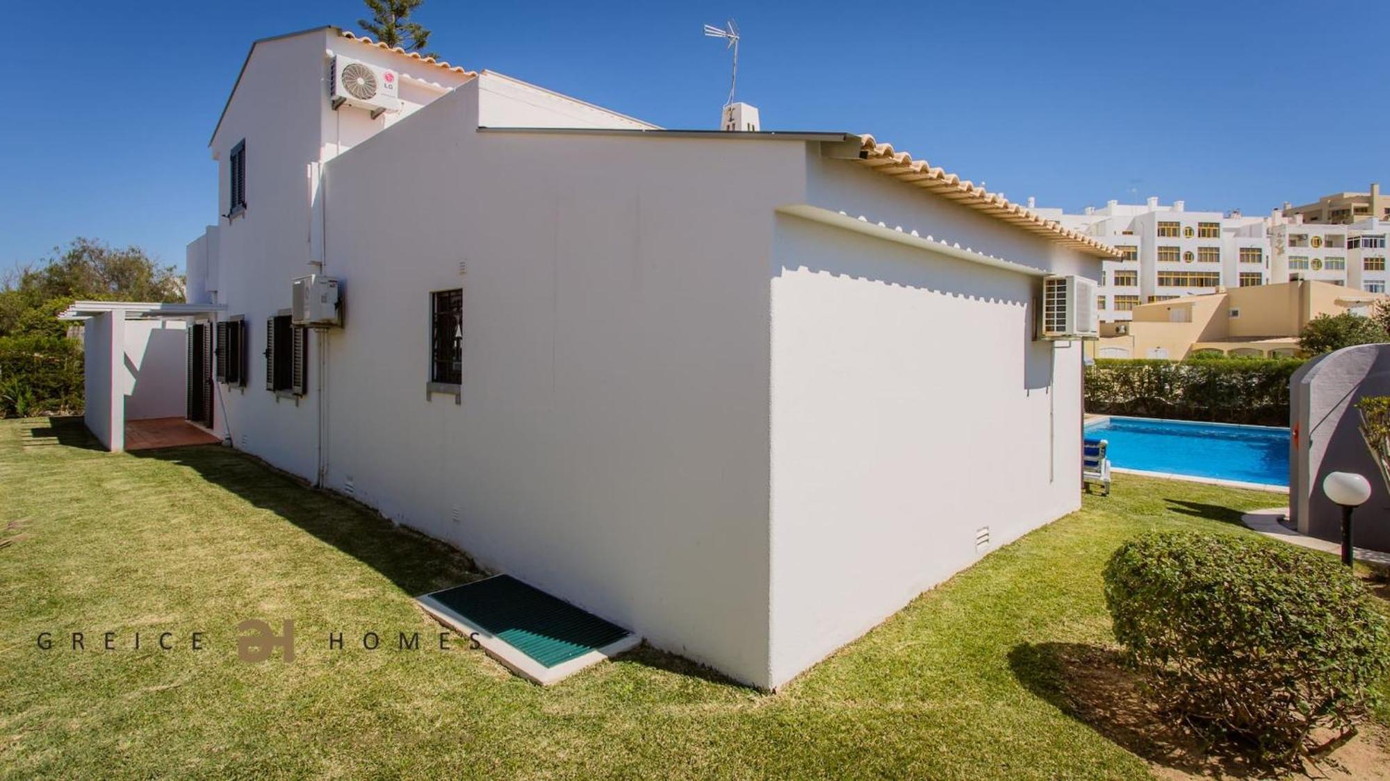 Greice Homes-650 Meters From The Beach, 4 Bedrooms For Holidays In Vilamoura-quarteira Quarteira