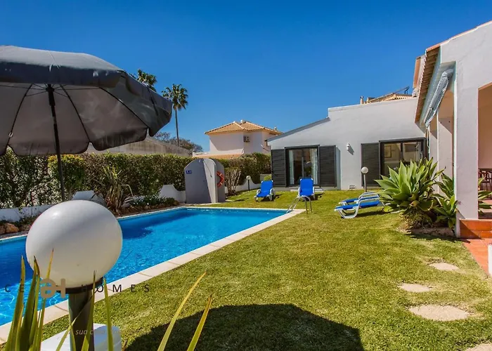 Greice Homes-650 Meters From The Beach, 4 Bedrooms Villa For Holidays In Vilamoura-Quarteira