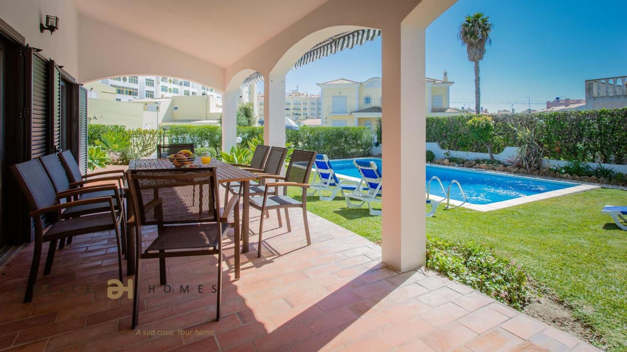 Greice Homes-650 Meters From The Beach, 4 Bedrooms For Holidays In Vilamoura-quarteira