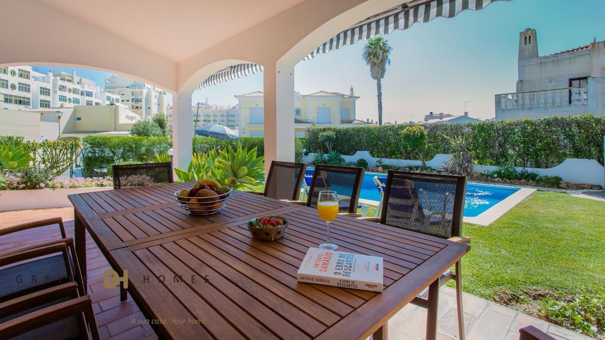 Greice Homes-650 Meters From The Beach, 4 Bedrooms For Holidays In Vilamoura-quarteira Holiday home *