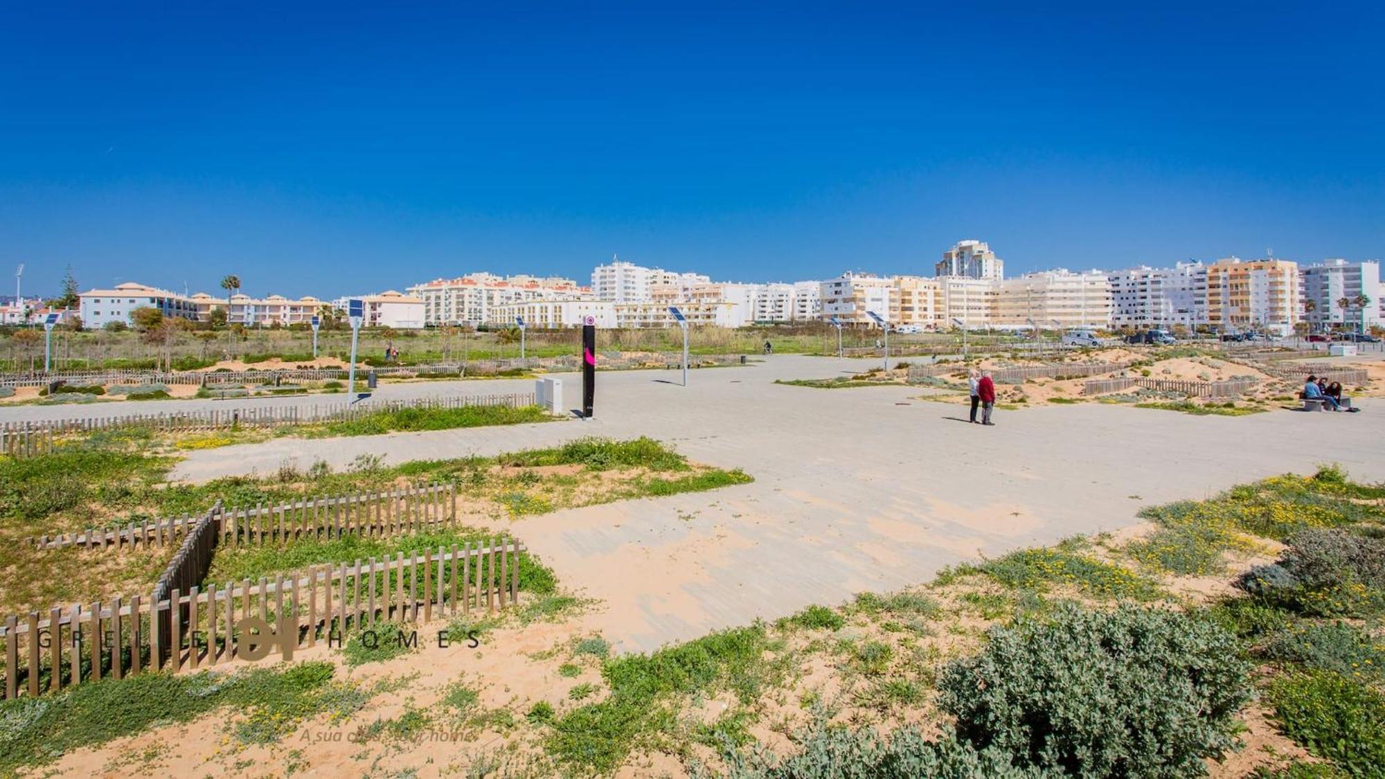Greice Homes-650 Meters From The Beach, 4 Bedrooms For Holidays In Vilamoura-quarteira Quarteira