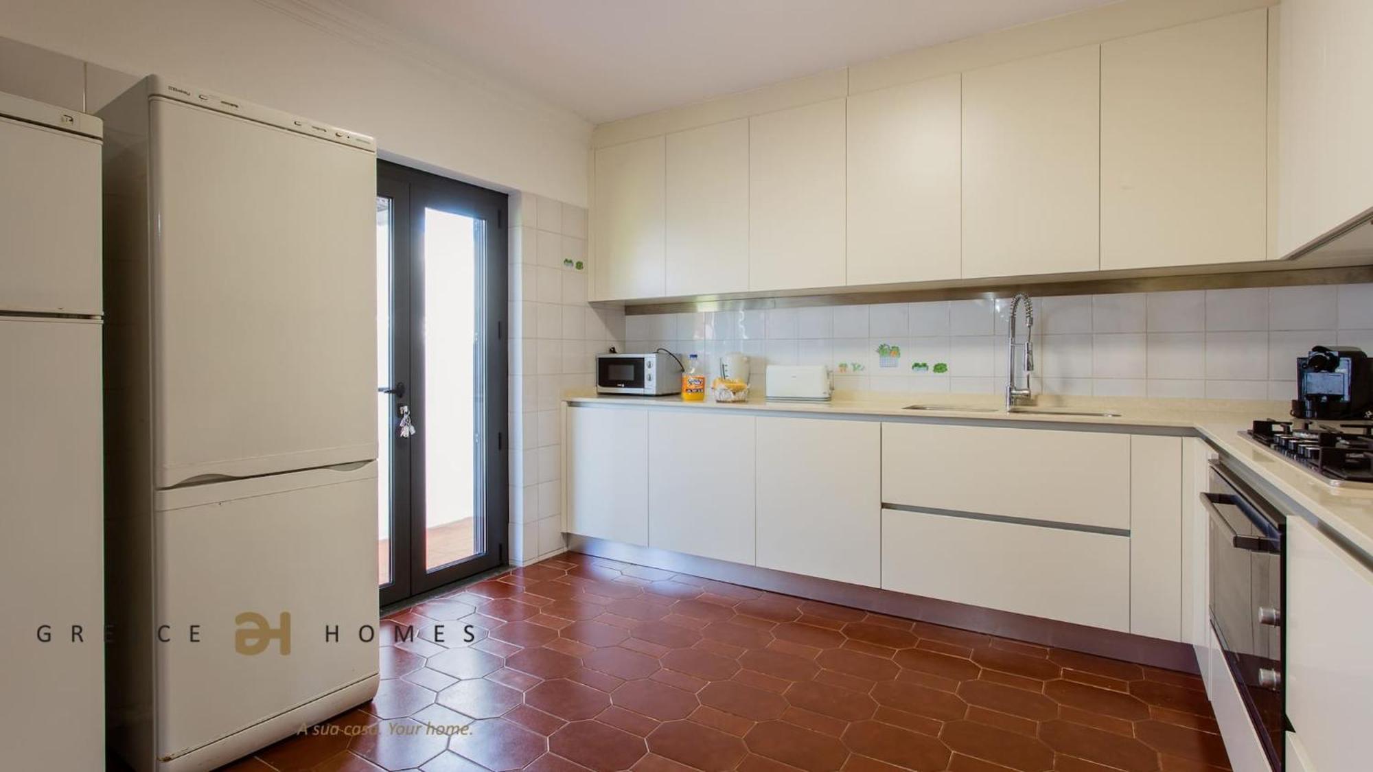 Greice Homes-650 Meters From The Beach, 4 Bedrooms For Holidays In Vilamoura-quarteira Holiday home